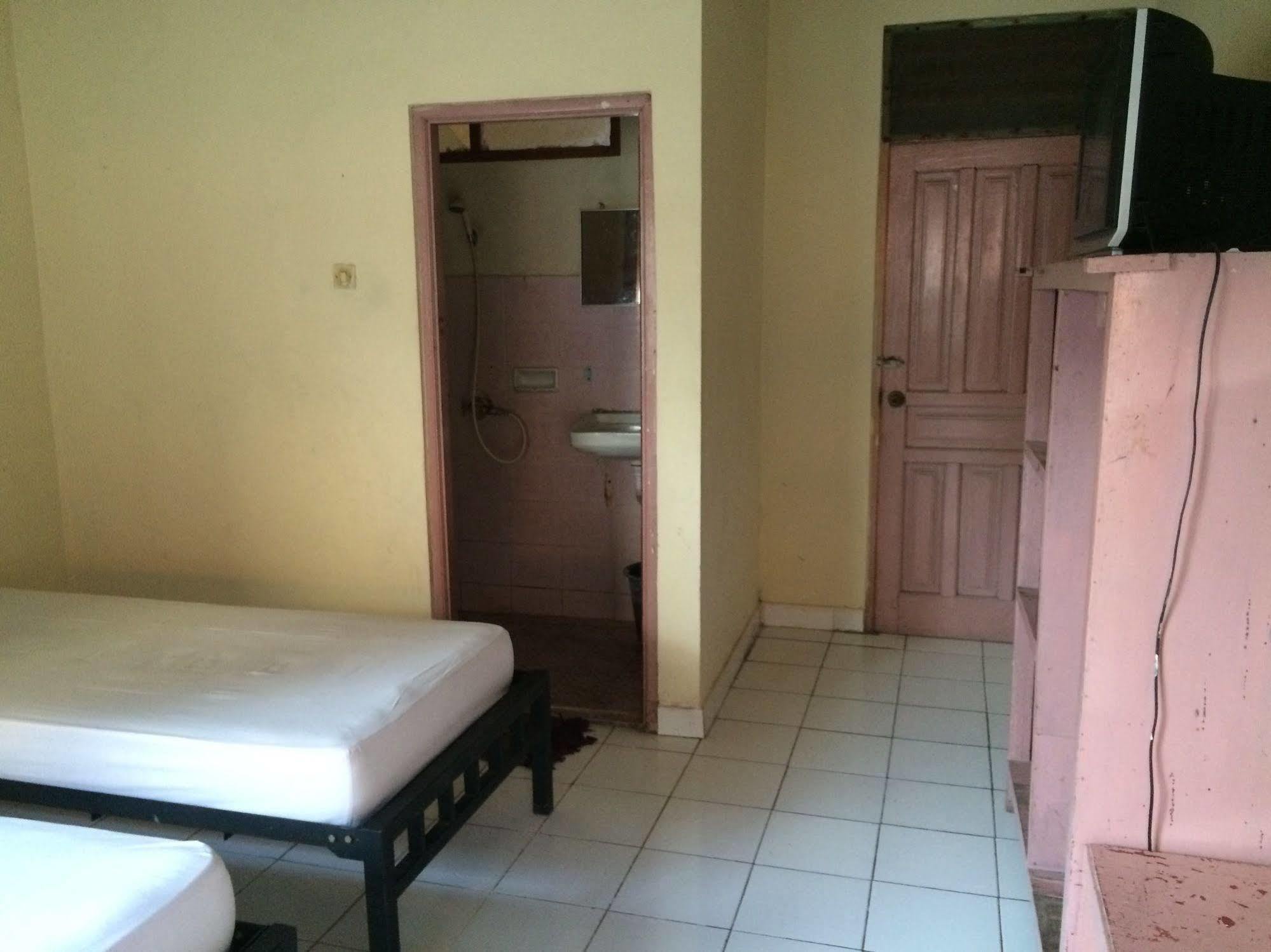 Rita Za Hotel Kuta Lombok Exterior foto