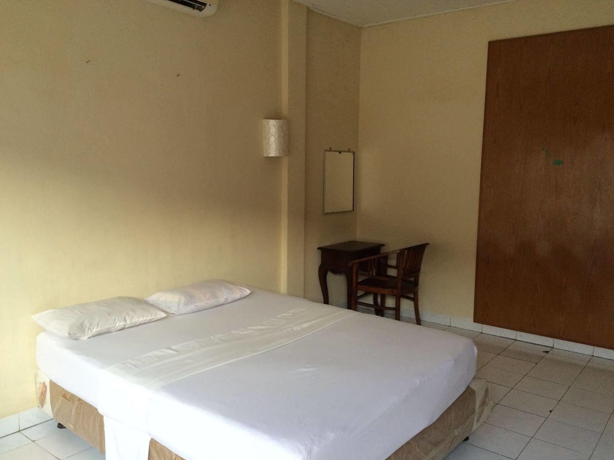 Rita Za Hotel Kuta Lombok Exterior foto